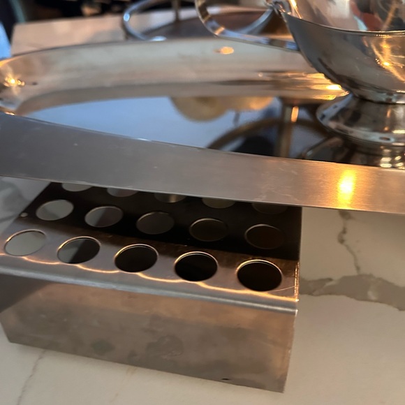 24 inch Stainless Steel serving platter / warming trays and sauce boat. - Picture 2 of 10